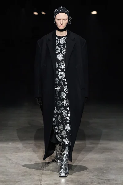 Look 68